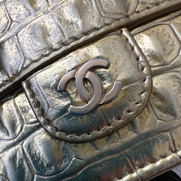 Auth Chanel Metallic Gold Croc Embossed Trifold Compact Wallet - Picture 4 of 15
